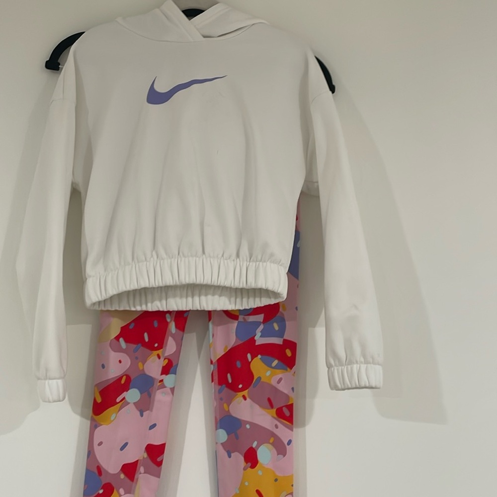 Nike girls athletic set